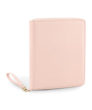 Boutique travel/tech organiser